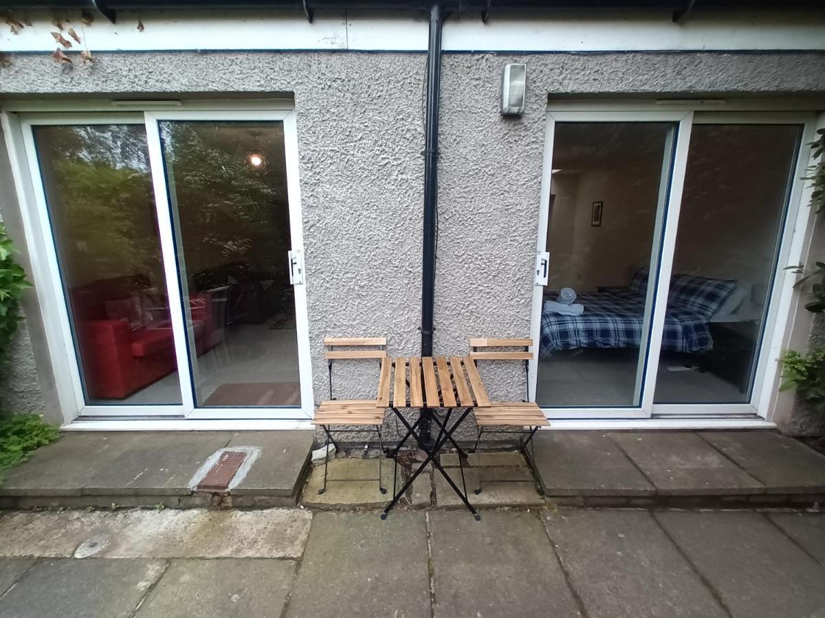 Modern With Free Parking And Private Garden