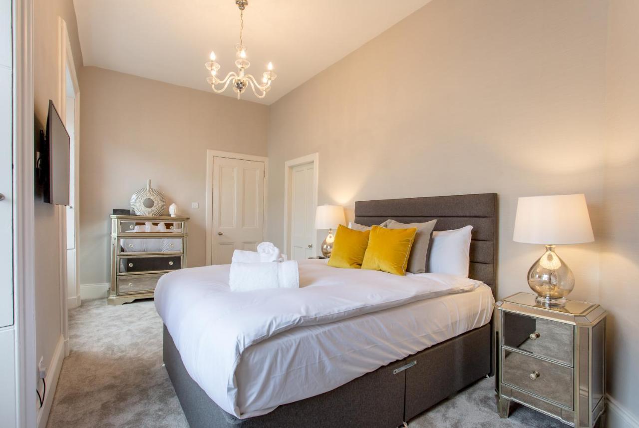 Exclusive 2 Bed, Free Private Parking, In West End Apartment *