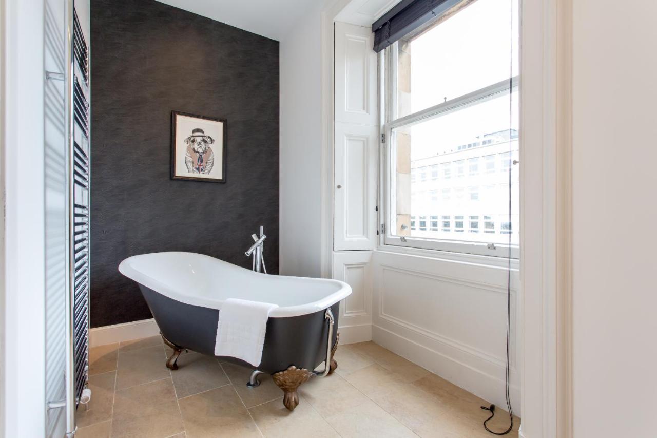 Exclusive 2 Bed, Free Private Parking, In West End
