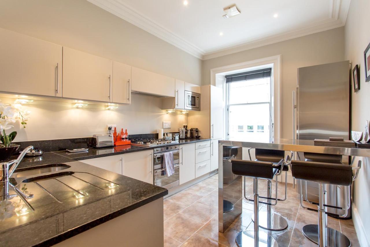 Apartment Exclusive 2 Bed, Free Private Parking, In West End *