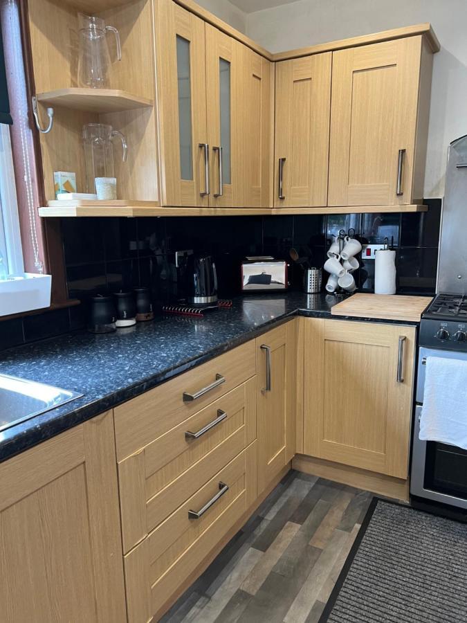 4 Bed Near Airport *