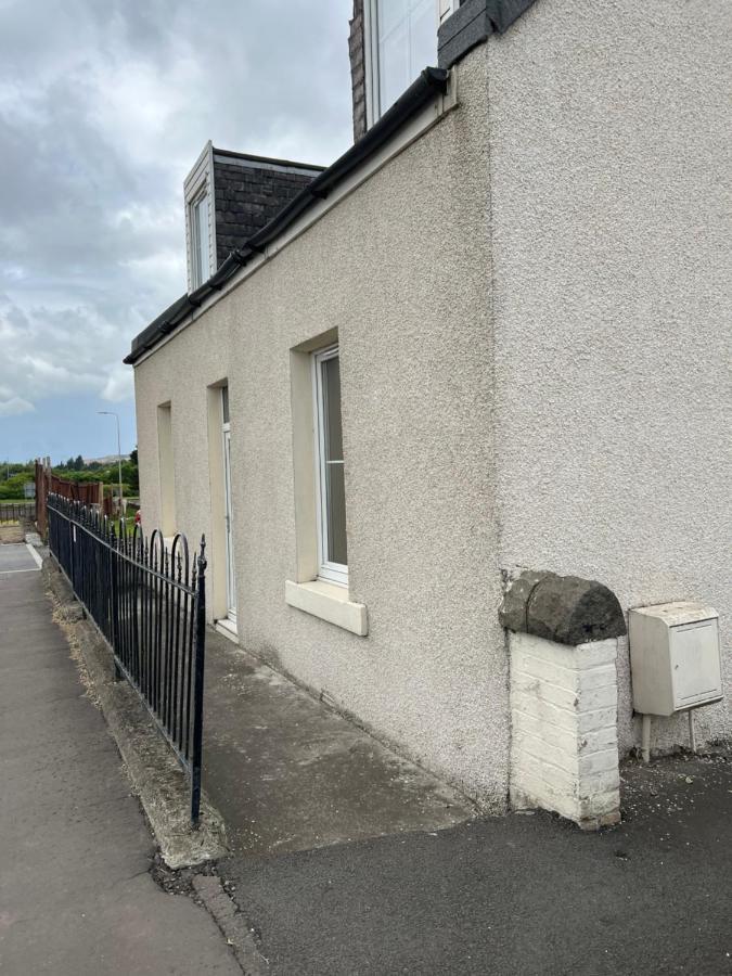 4 Bed Near Airport * Edinburgh