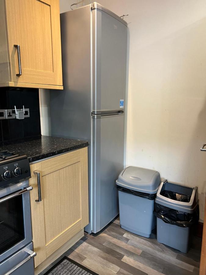 Holiday home 4 Bed Near Airport