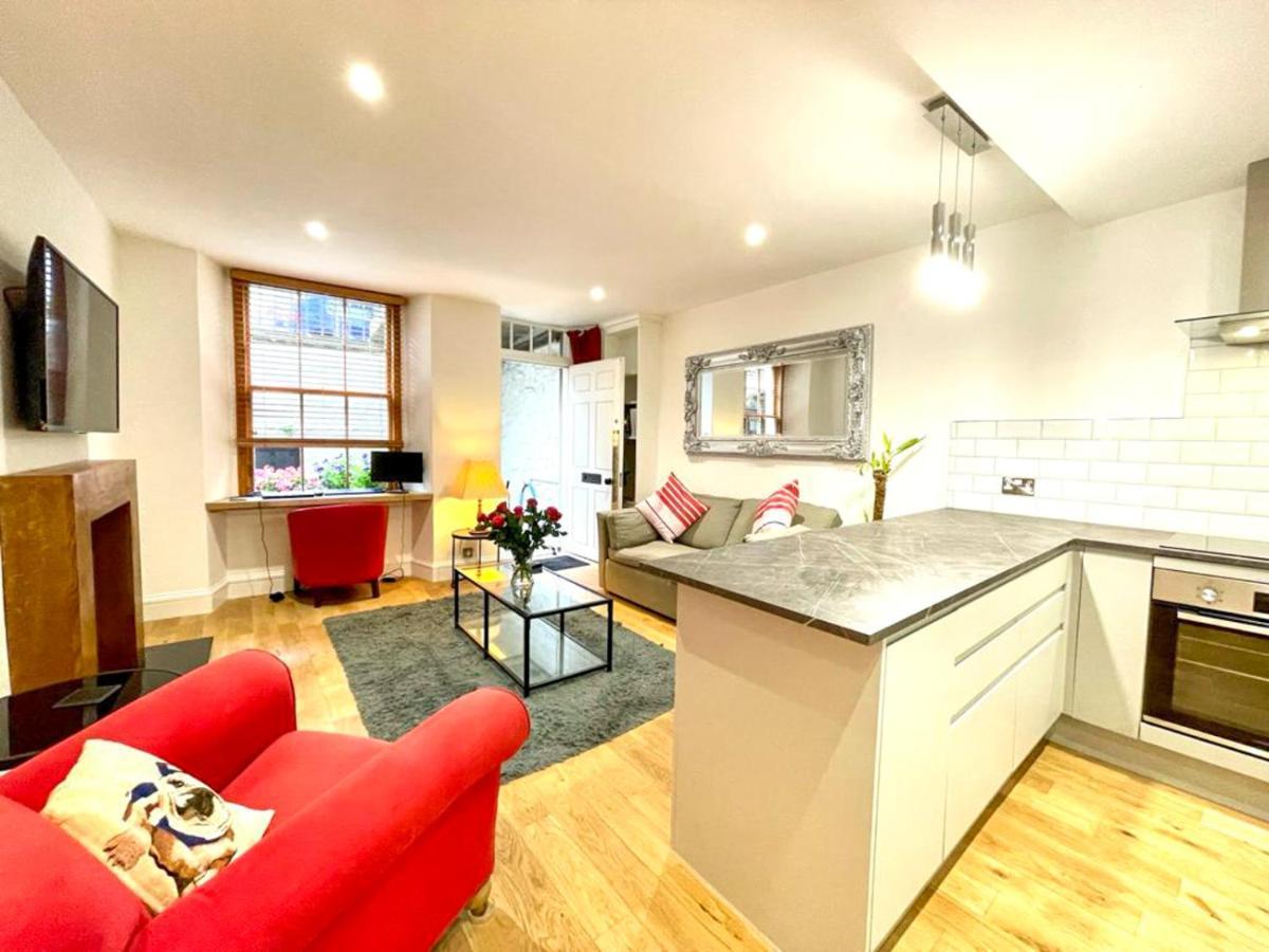 Apartment Prime New Town. Newly Reno'd Cosy Nest