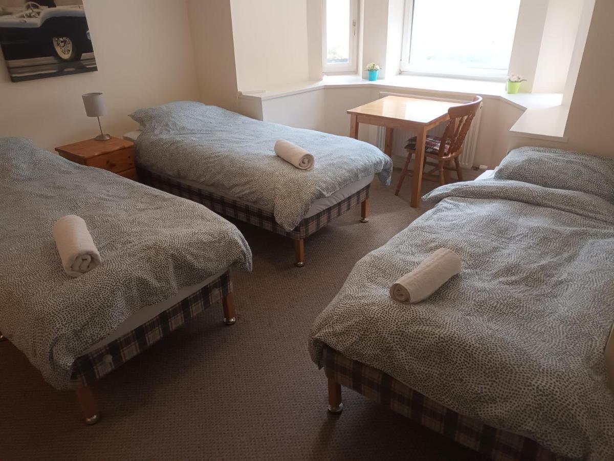 Apartment Modern With Free Parking And Private Garden