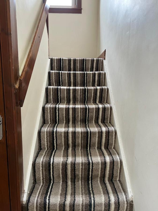 4 Bed Near Airport