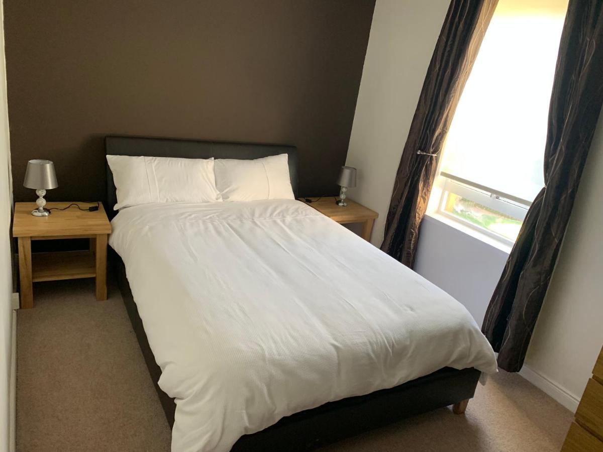 Apartment 1 Bedroom Flat With Parking Space *