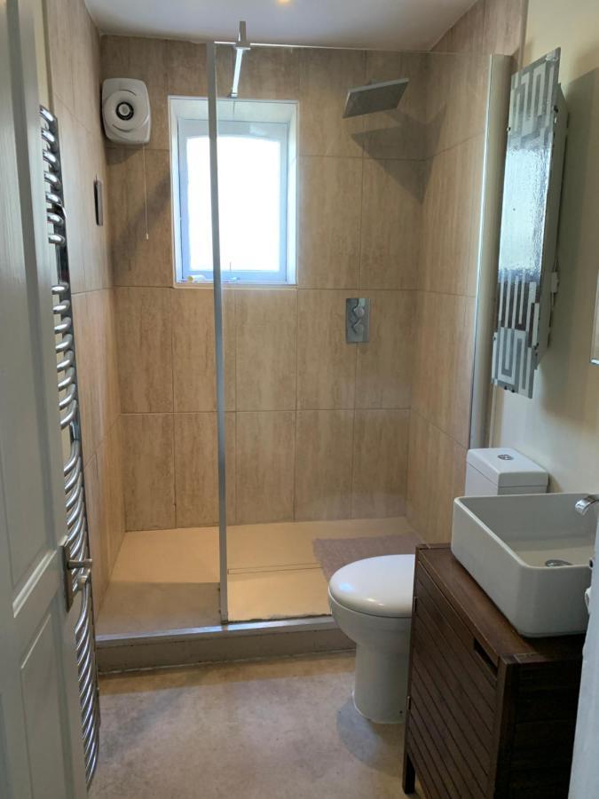 Apartment 1 Bedroom Flat With Parking Space