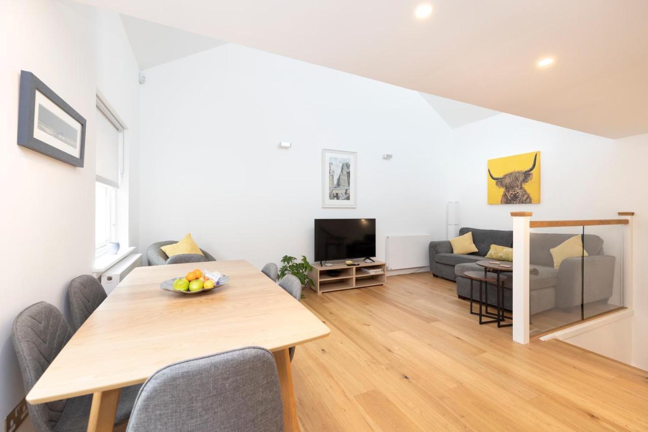 Modern 3-storey 3-bedroom * Edinburgh
