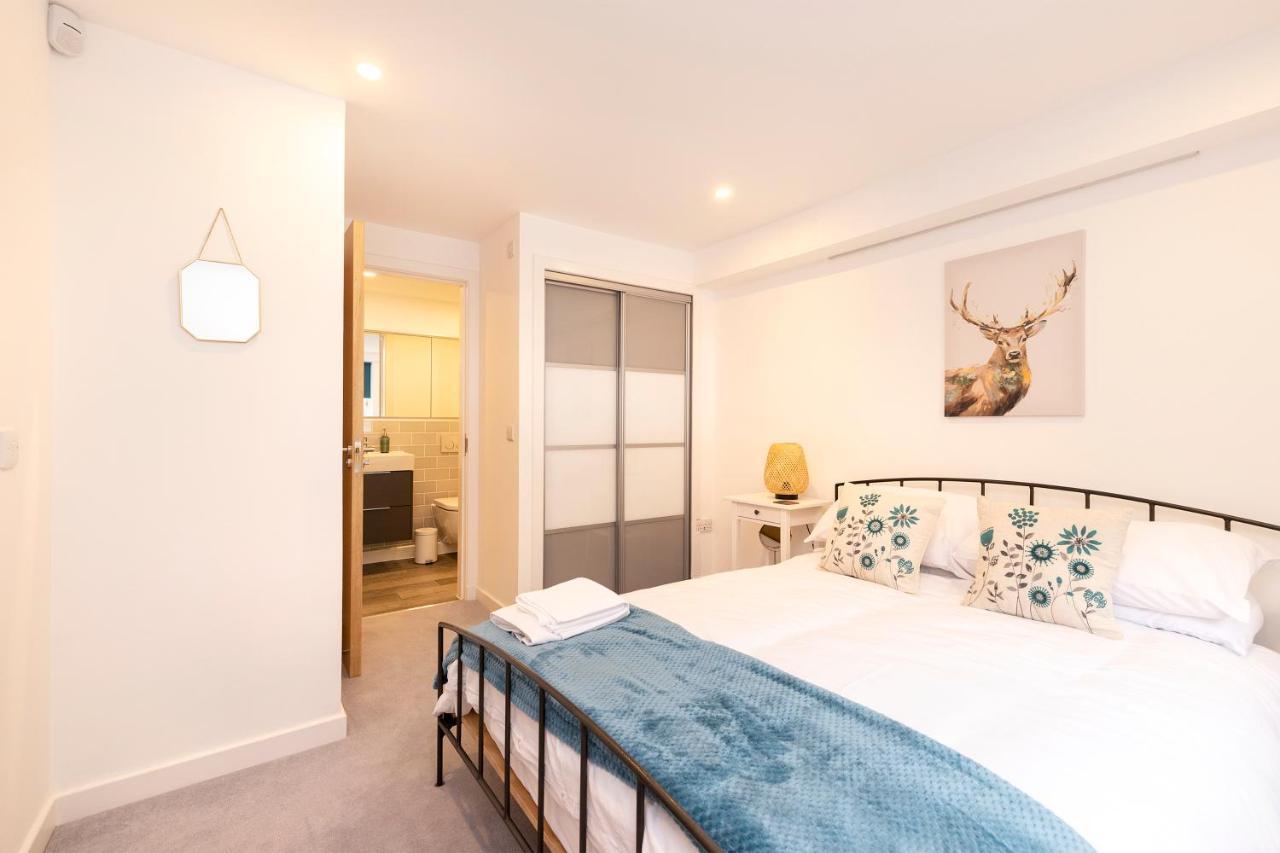 Apartment Modern 3-storey 3-bedroom Edinburgh