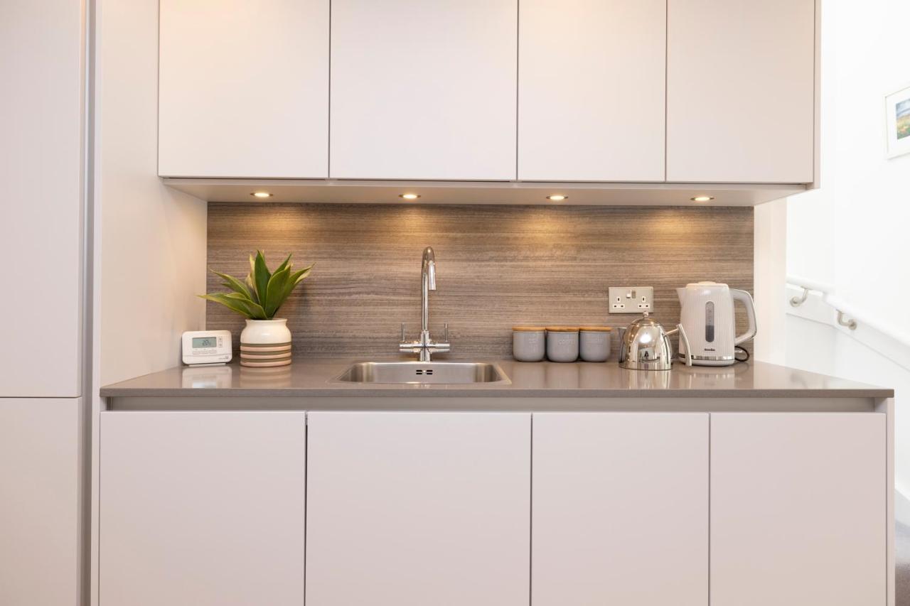 Apartment Modern 3-storey 3-bedroom Edinburgh