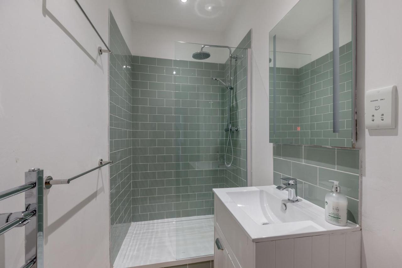 Joivy Glamorous Flat Near City Centre * Edinburgh