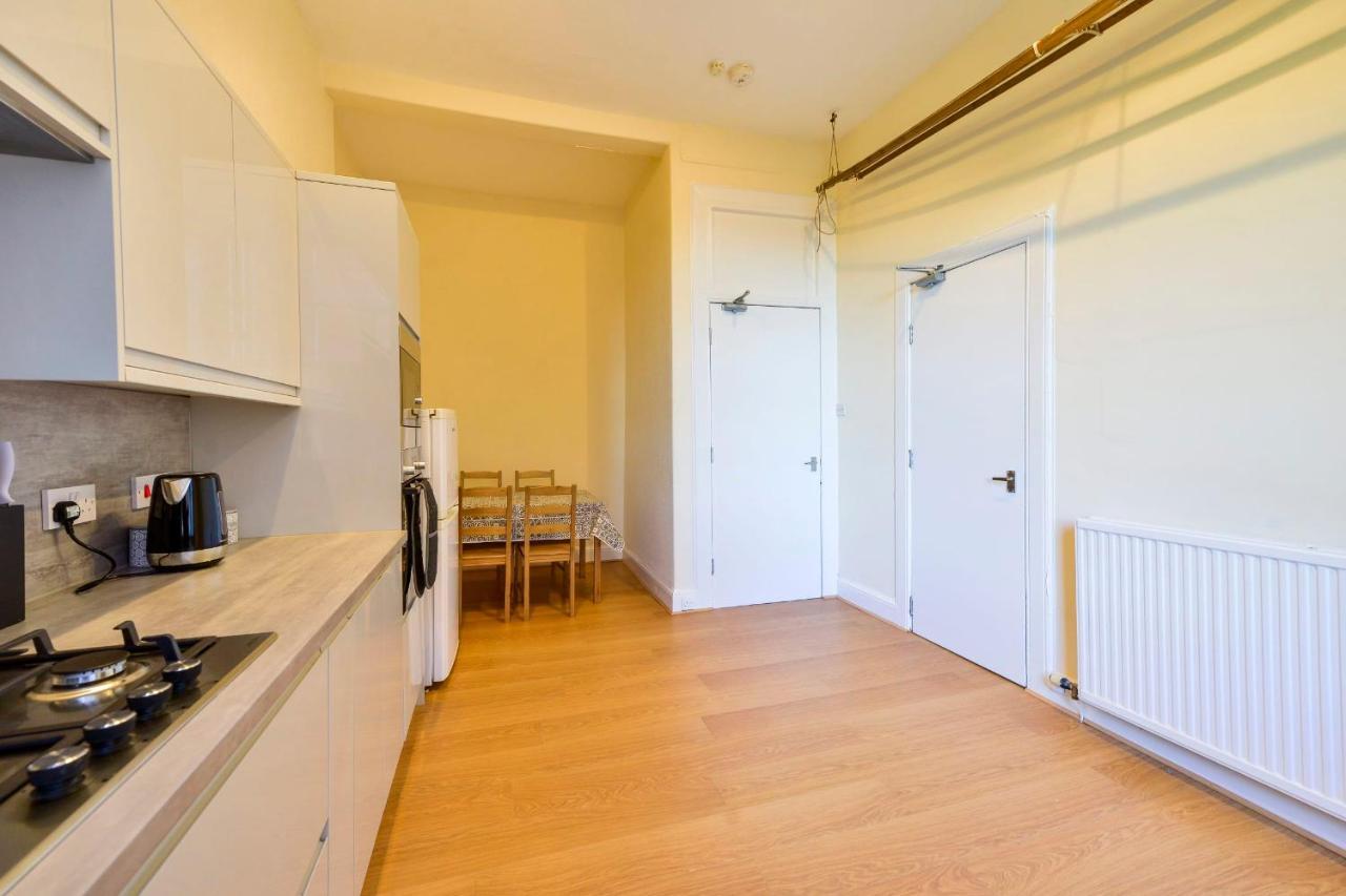 Guestready - Enchanting 2 Bedroom Flat Near Edinburgh's Old Town Apartment *