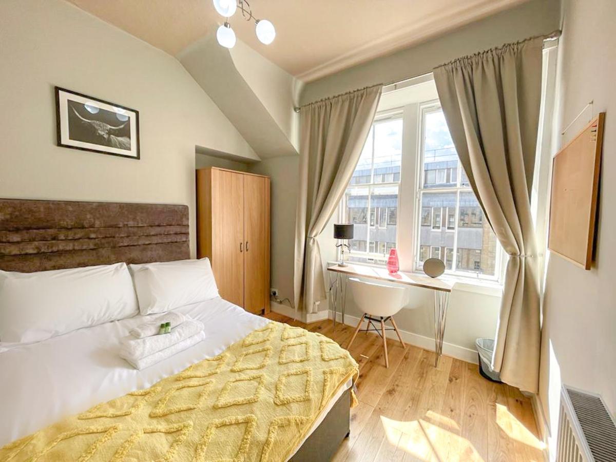 Charming 3 Bed In Old Town Apartment Edinburgh