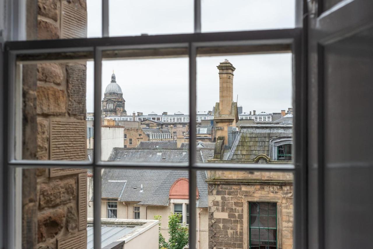 Luxury 3 Bedroom On Edinburgh's Royal Mile Apartment Edinburgh