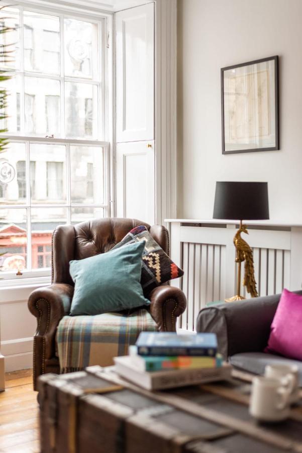 Luxury 3 Bedroom On Edinburgh's Royal Mile Edinburgh