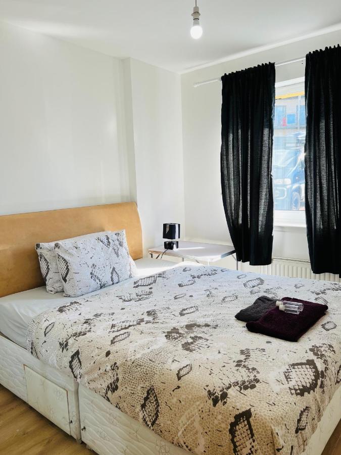 Fabulous 1bed 1bath Ground Floor Shared ,only Double Apartment *