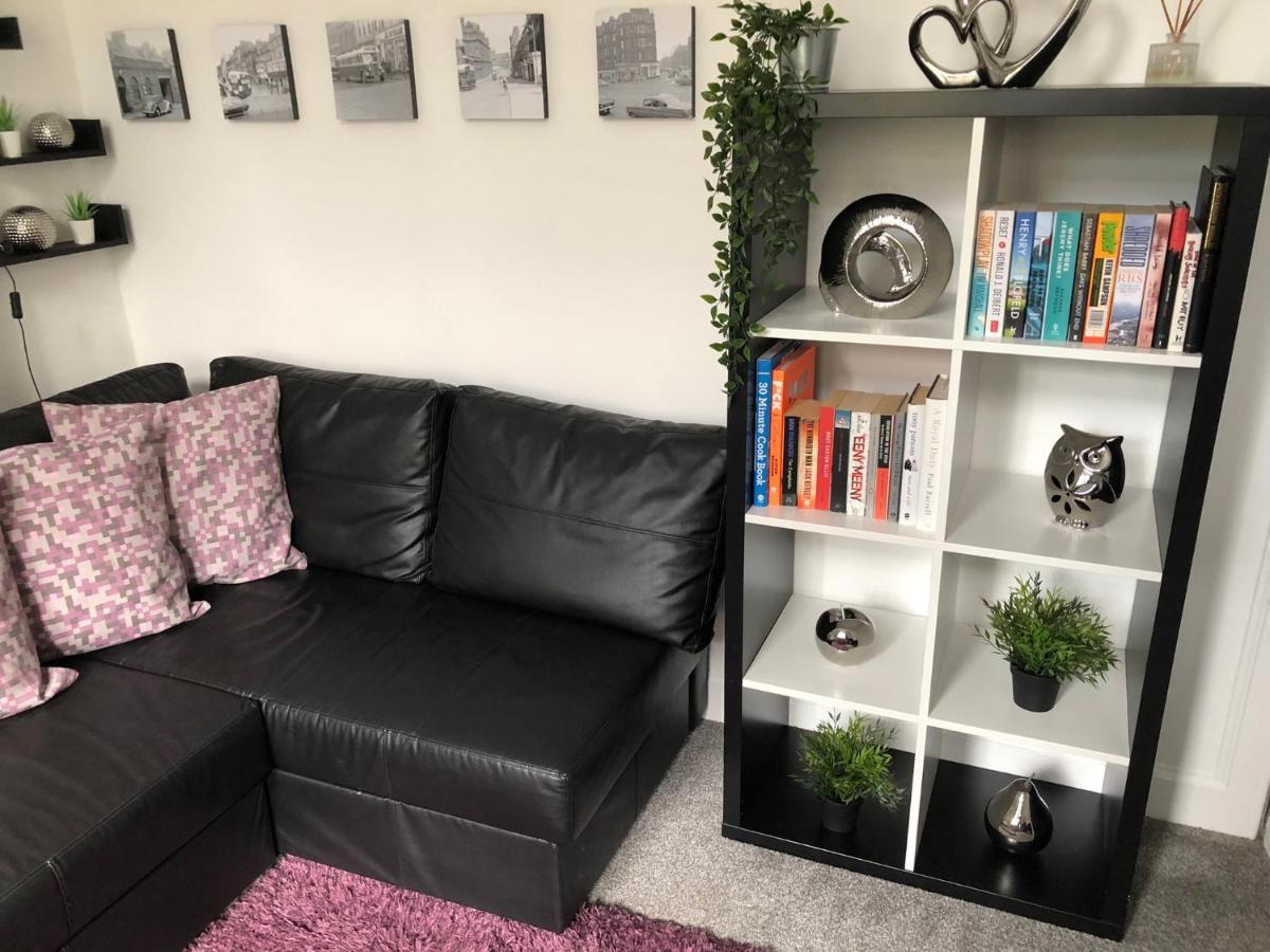 One Bedroom Flat On Ground Floor Apartment *