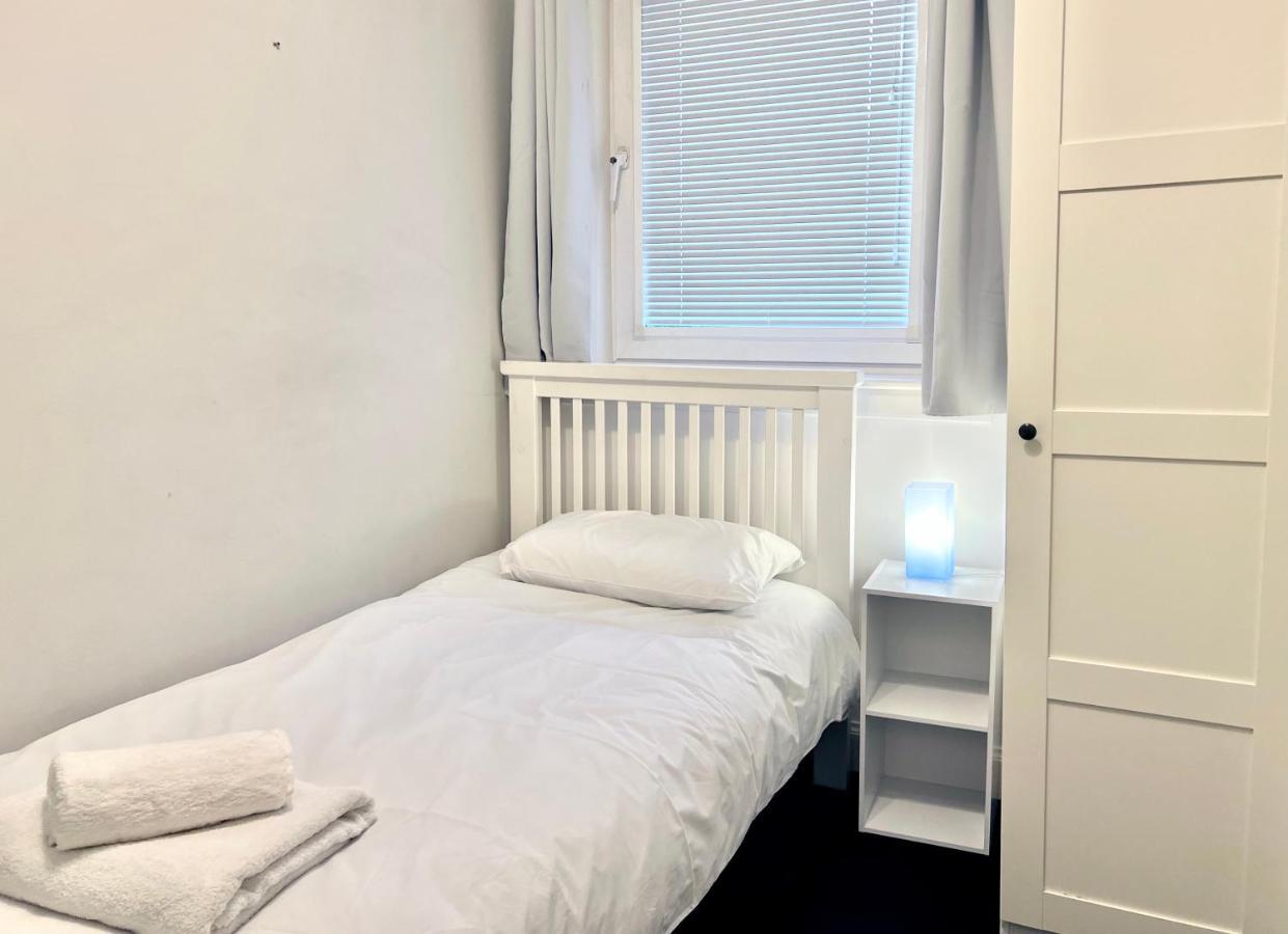 Guest house Roost Hill - Free Parking Zone