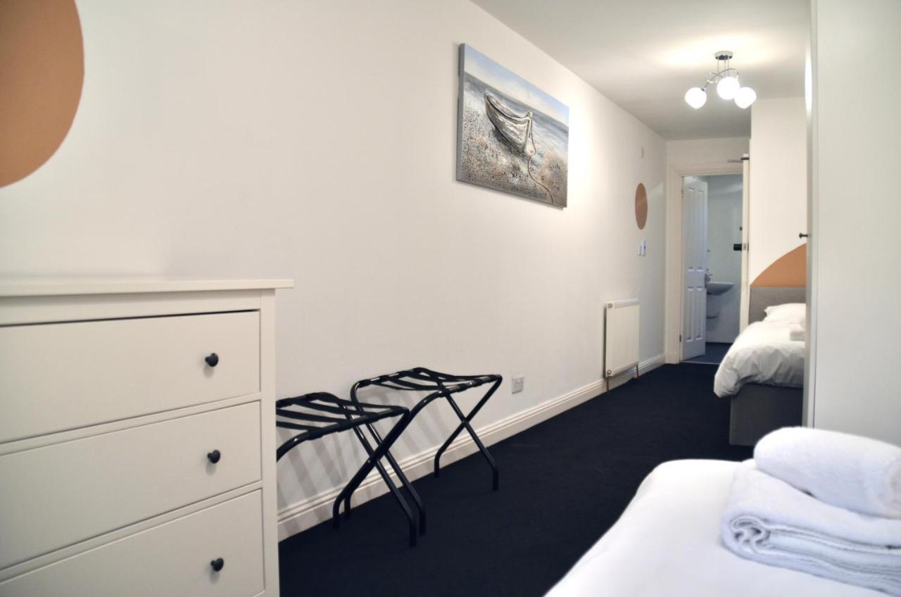 Roost Hill - Free Parking Zone Guest house