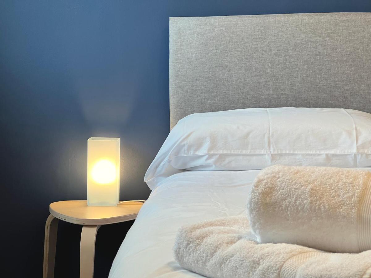 Roost Hill - Free Parking Zone Guest house