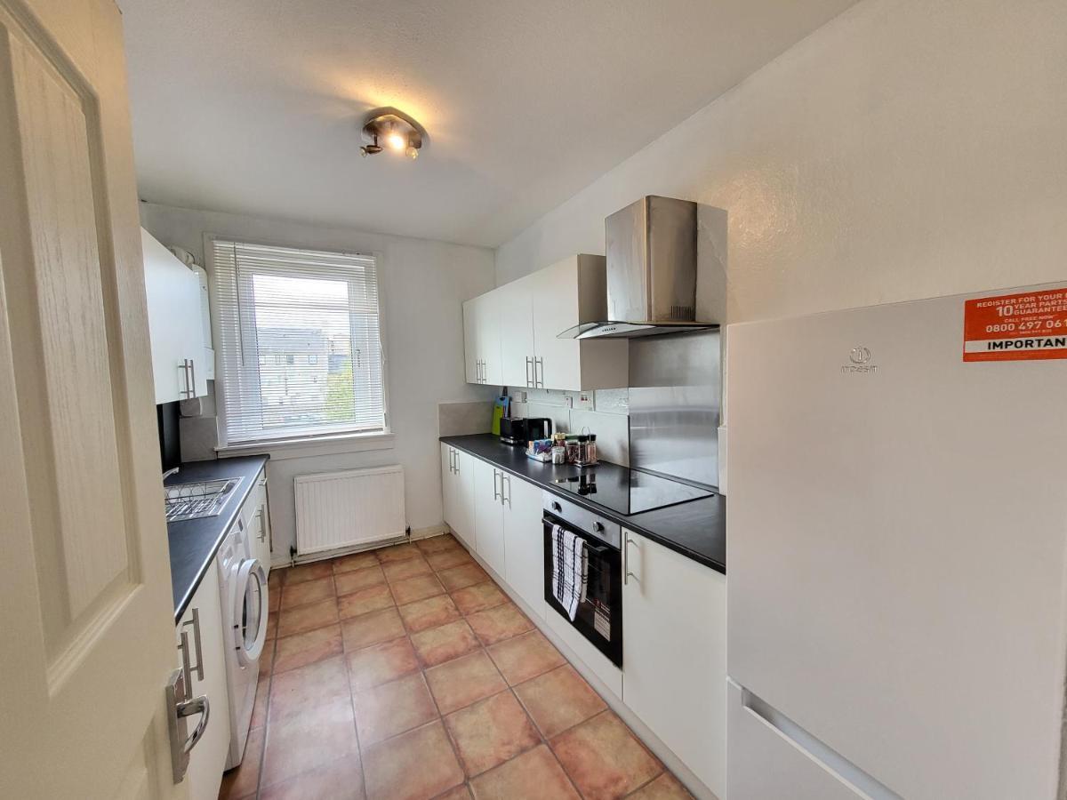 4 Bedrooms By Sensational Short Lets & Serviced *