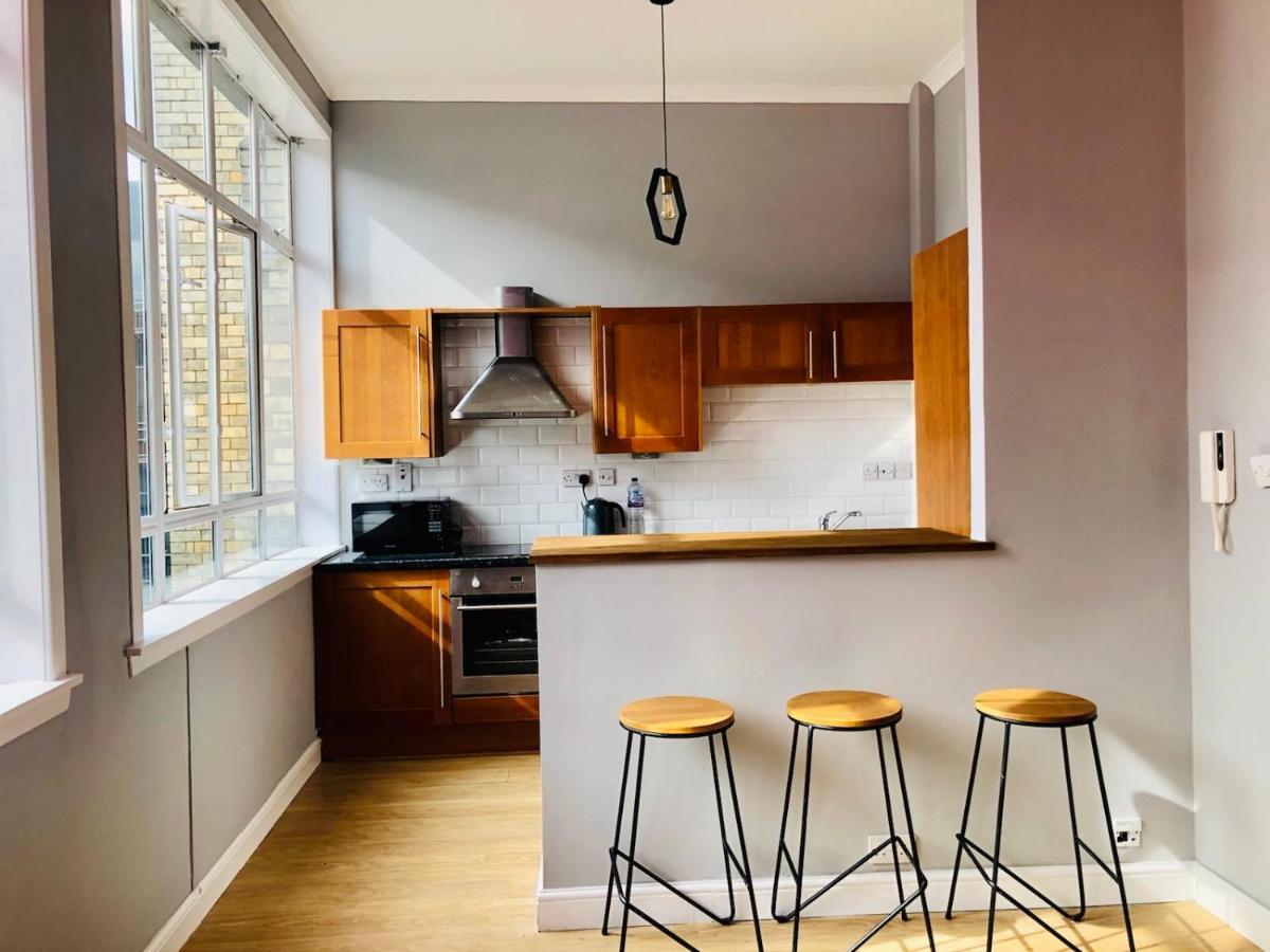 Center In Apartment *
