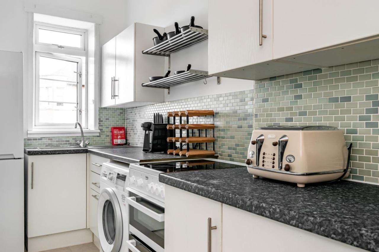 The Amazing Learmonth Court Near Stockbridge 3 Bedrooms *
