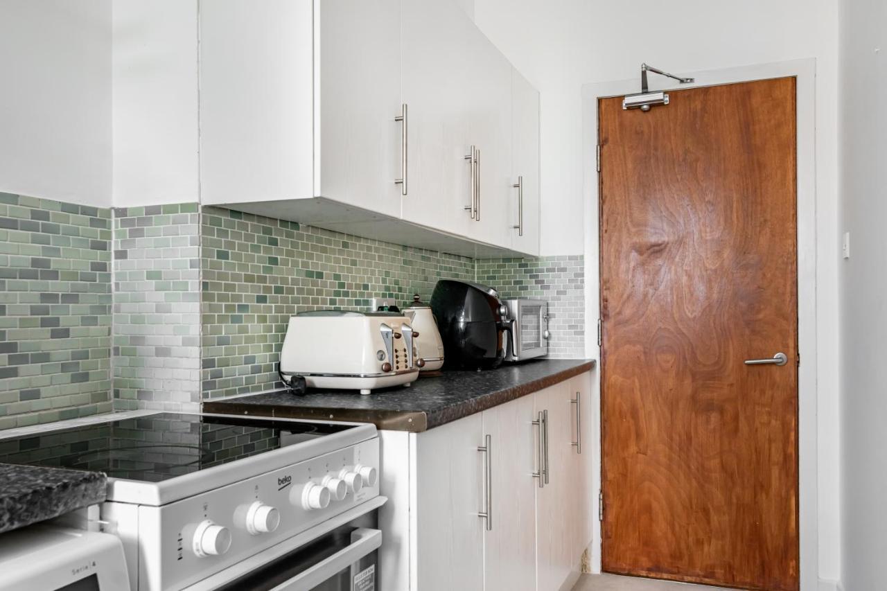 The Amazing Learmonth Court Near Stockbridge 3 Bedrooms * EDI
