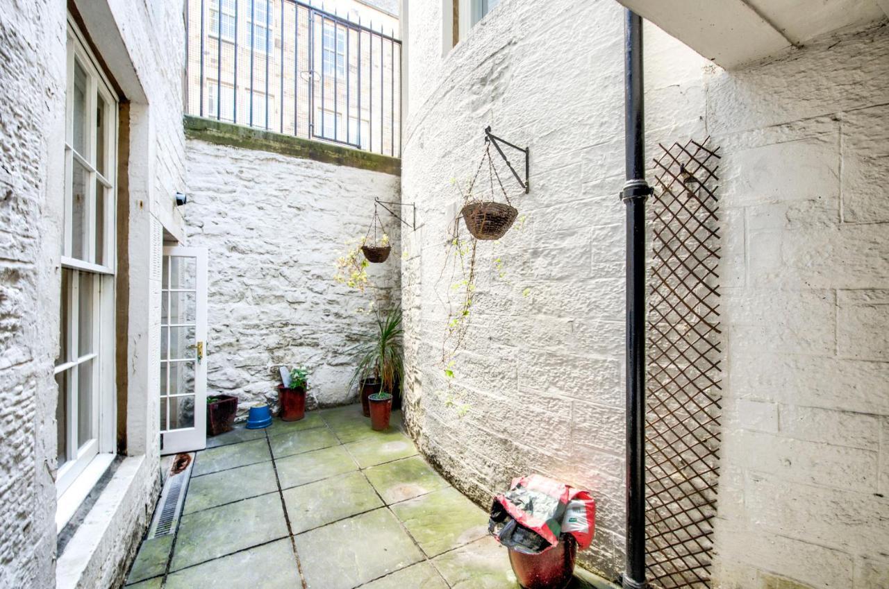 Super Castle Basement * Edinburgh
