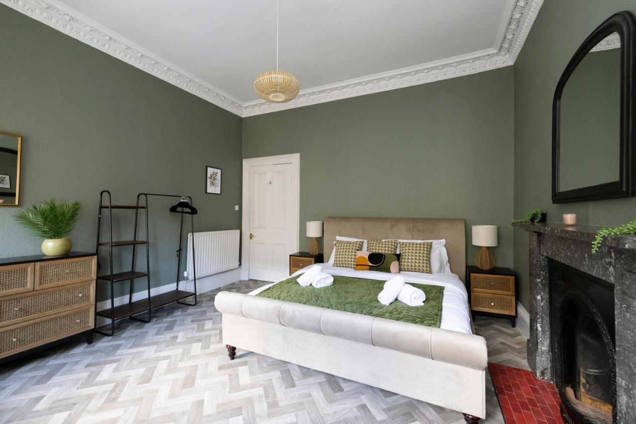Joivy Homely By St Giles With Desk *