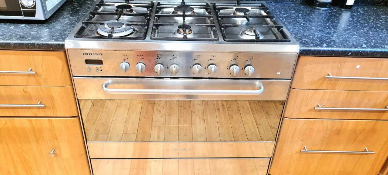 Luxury Five Bedroom Deluxe Duplex I Centre I Fully Equipped I Fountainpark Edinburgh