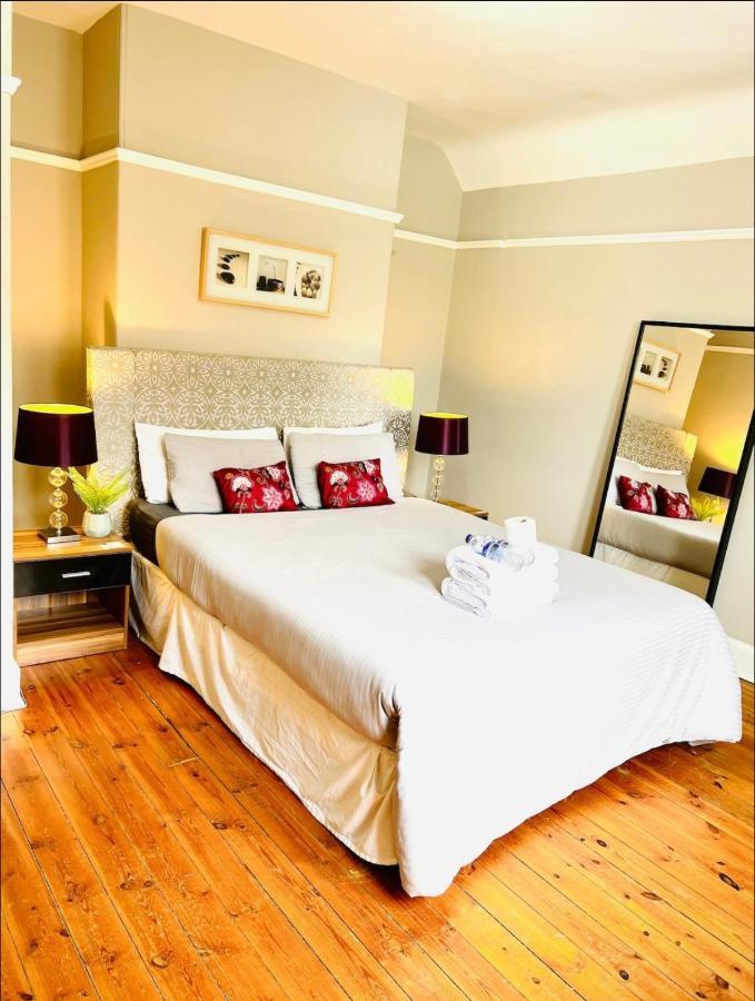 Homestay Leith Walk Budget *