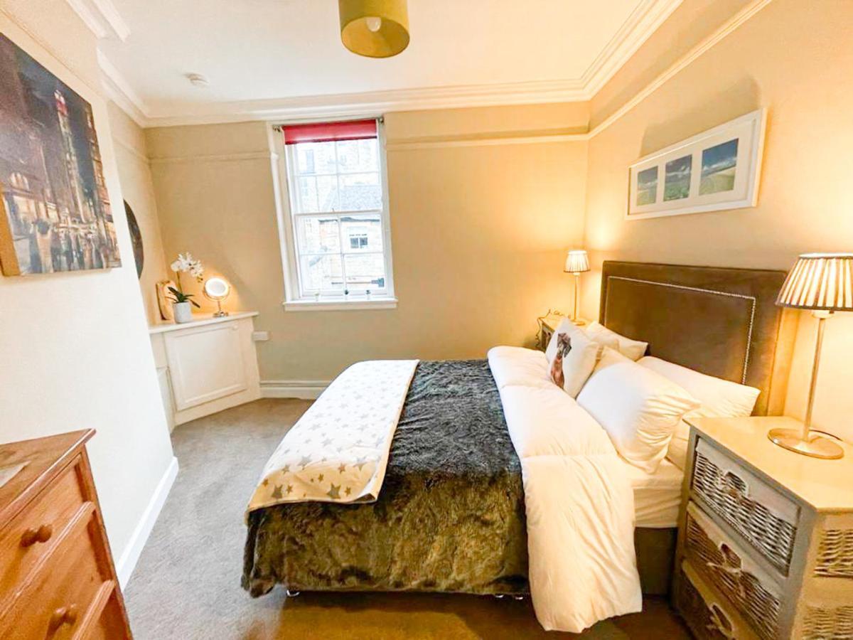 Quaint & Peaceful 1 Bed Mews Apt, West End