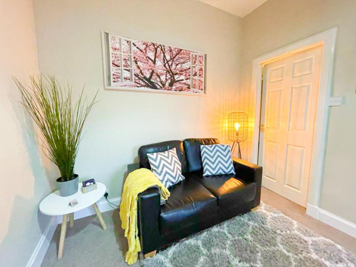 Quaint & Peaceful 1 Bed Mews Apt, West End