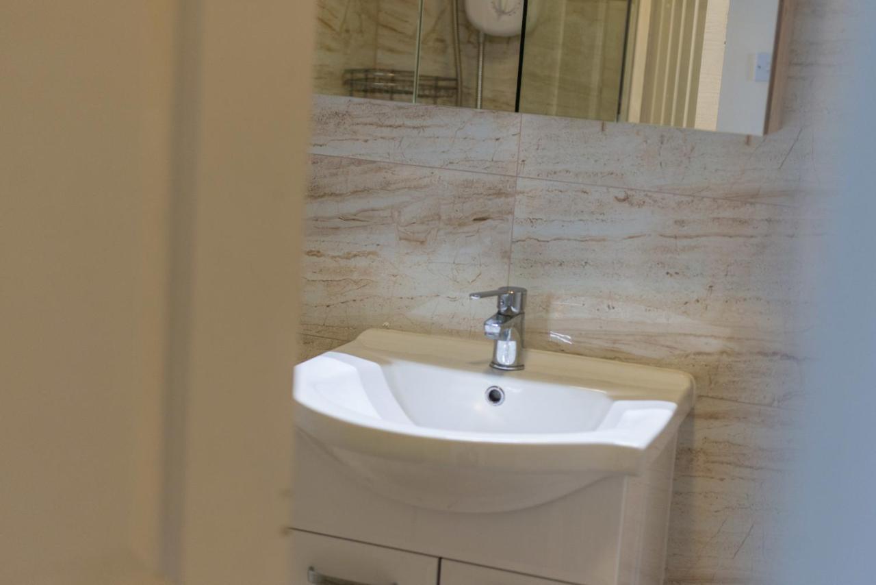Bright And Modern 2 Bed * EDI
