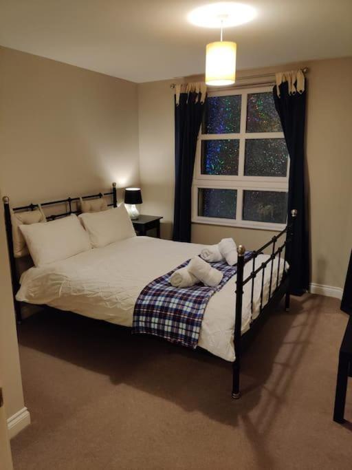 Apartment Next To The Palace And Royal Mile With Parking EDI