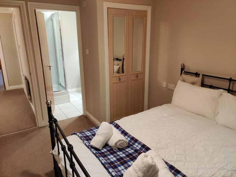 Apartment Next To The Palace And Royal Mile With Parking EDI