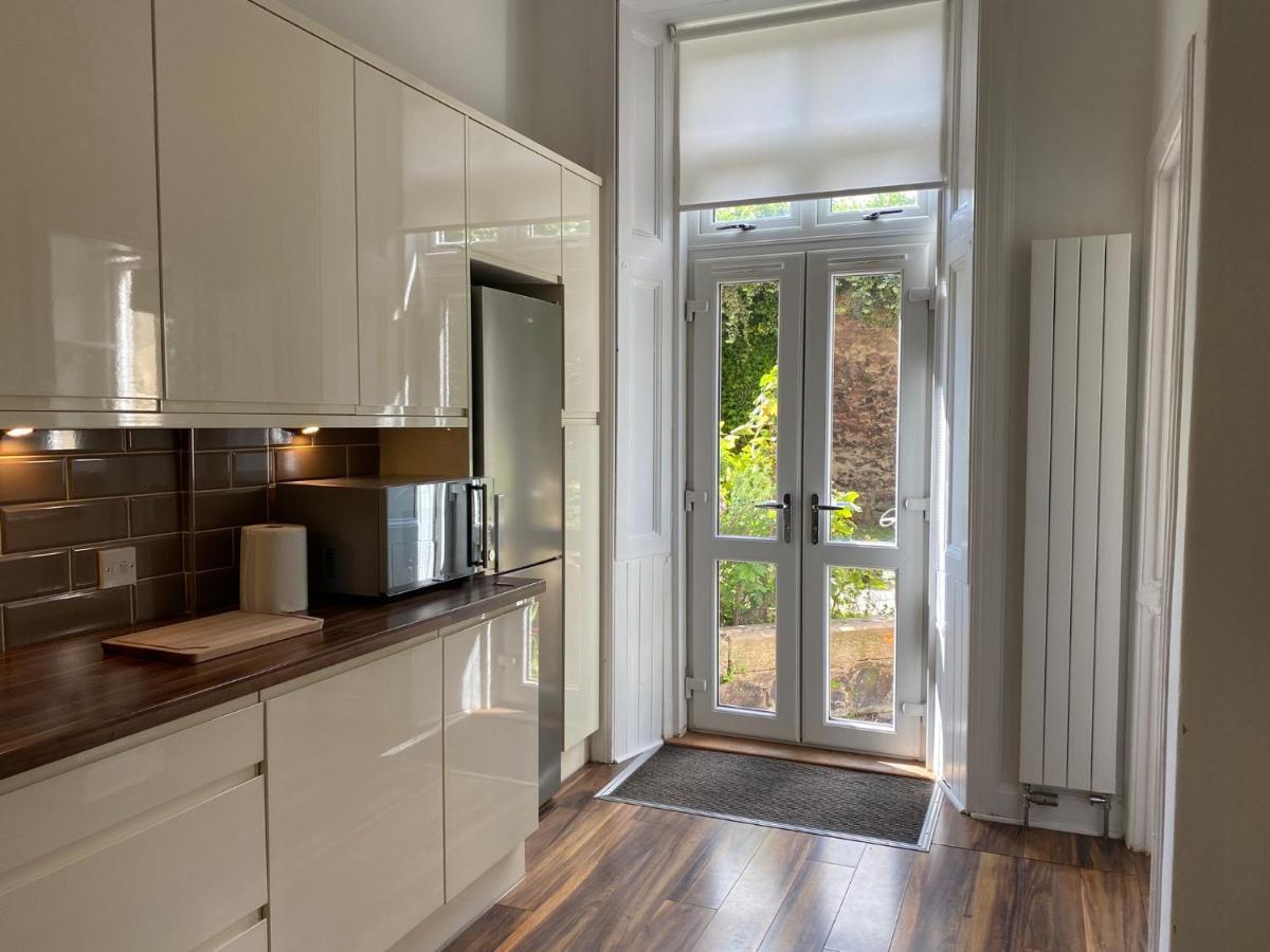 Apartment Lovely Main Door 2 Bed