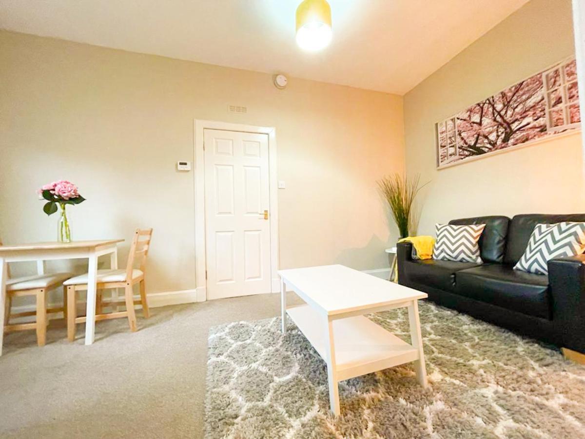 Quaint & Peaceful 1 Bed Mews Apt, West End Apartment