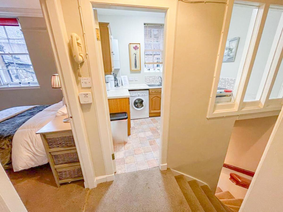 Quaint & Peaceful 1 Bed Mews Apt, West End Apartment *