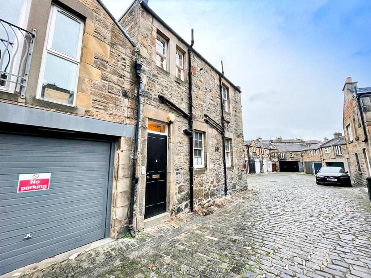 Quaint & Peaceful 1 Bed Mews Apt, West End Apartment Edinburgh