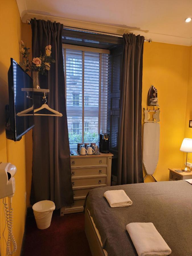 Guest house The - No 8 Edinburgh