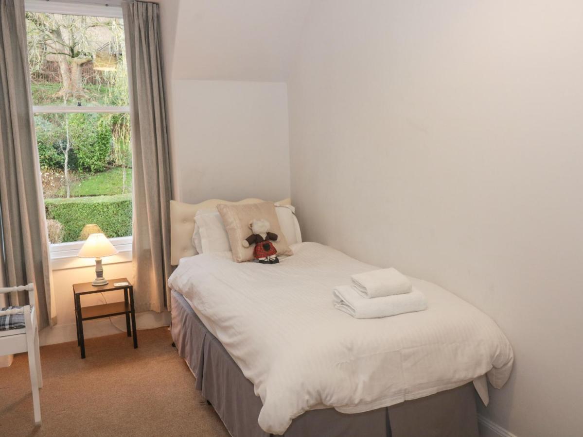 6 Coltbridge Gardens * Edinburgh