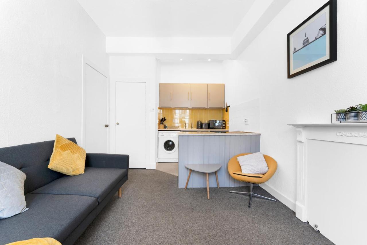 Modern & Spacious 1 Bedroom - Close To Centre - Sleeps Up To 3 Guests Apartment