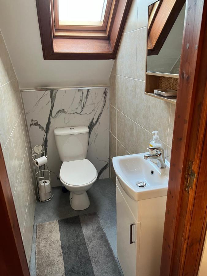 4 Bed Near Airport Edinburgh