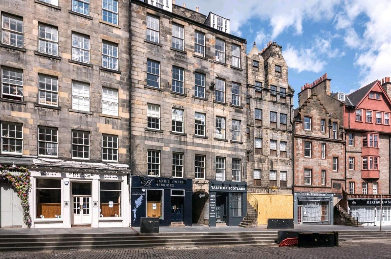 Unique 2 Bedroom Castle - Near Castle & Royal Mile Apartment *