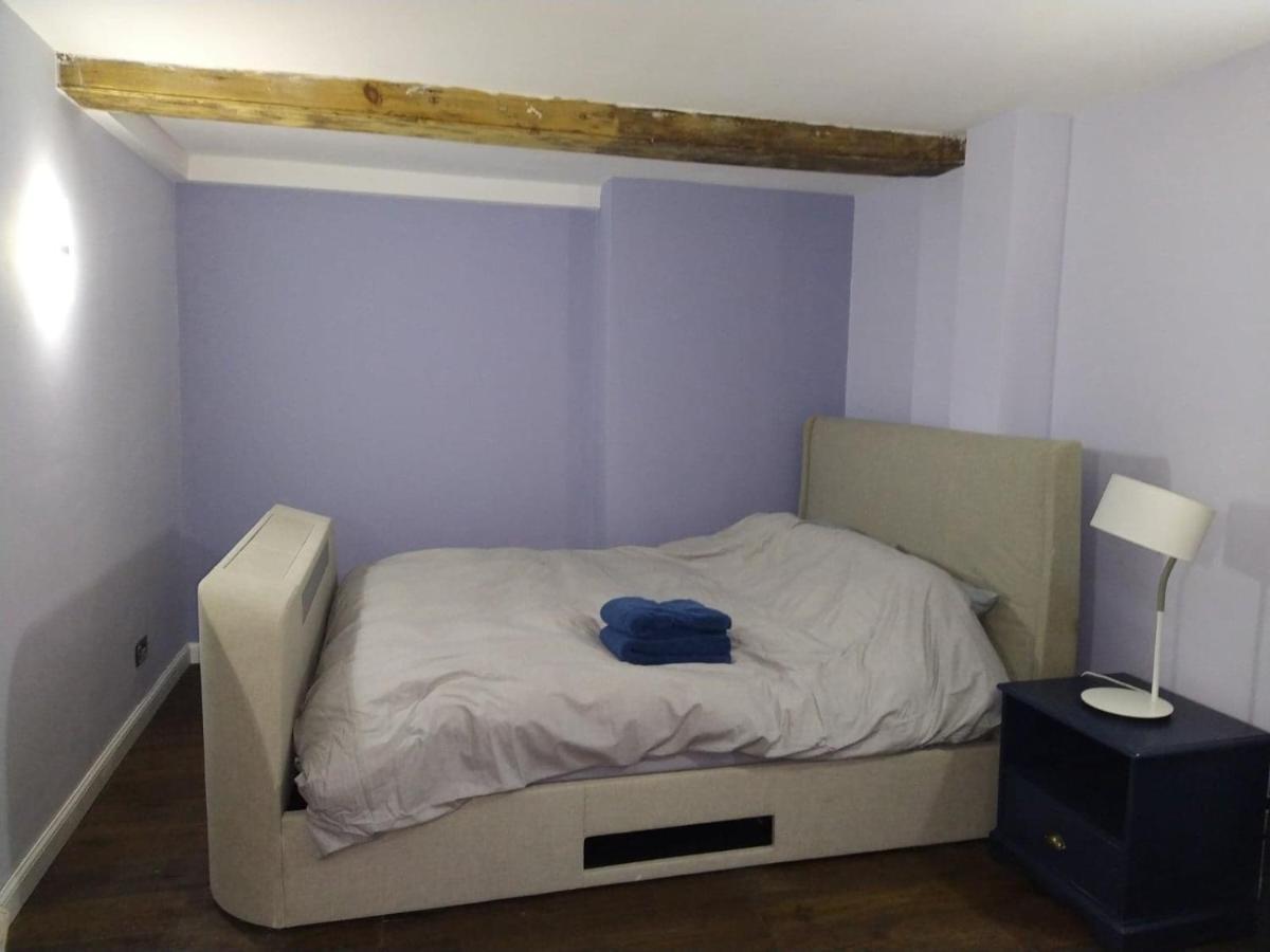 Lovely 2 Bedroom B-listed Converted Whisky Bond Edinburgh