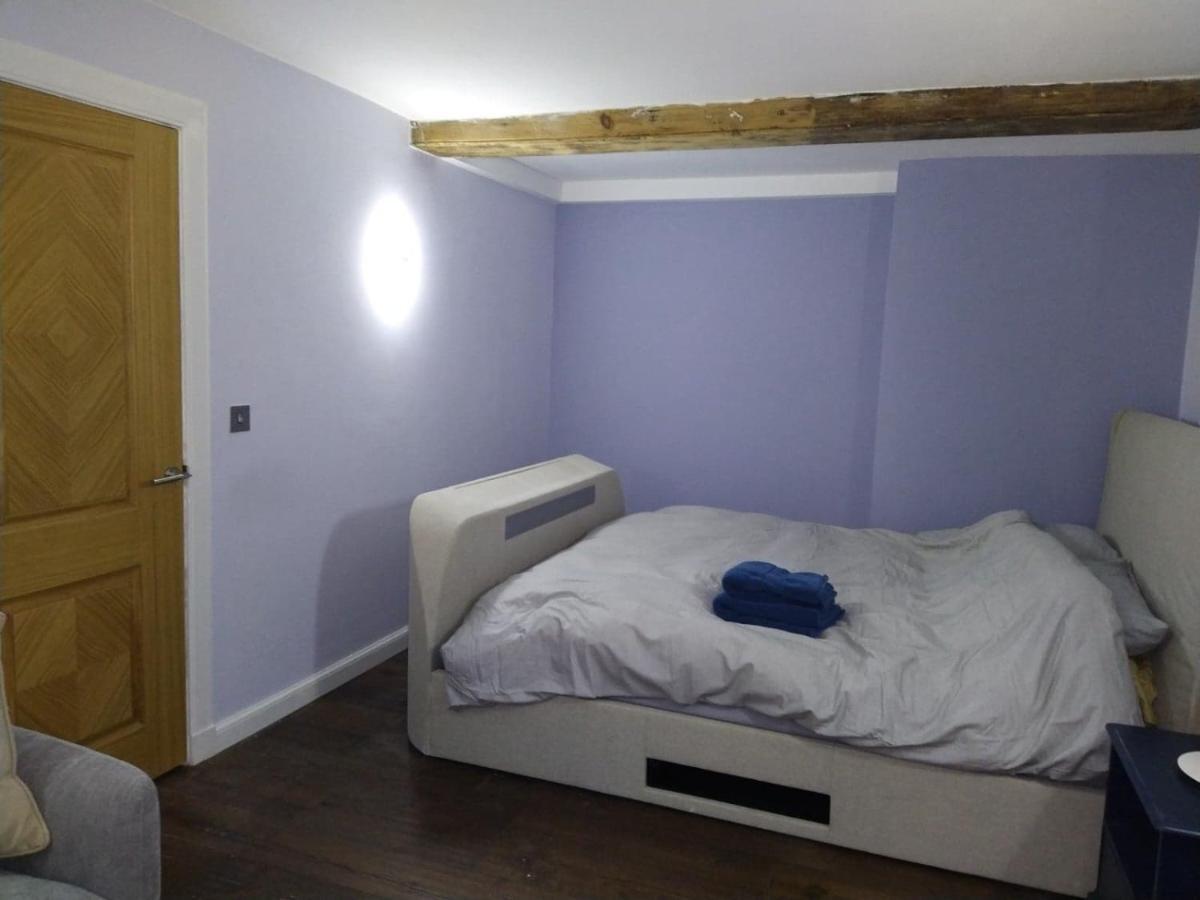 Apartment Lovely 2 Bedroom B-listed Converted Whisky Bond *