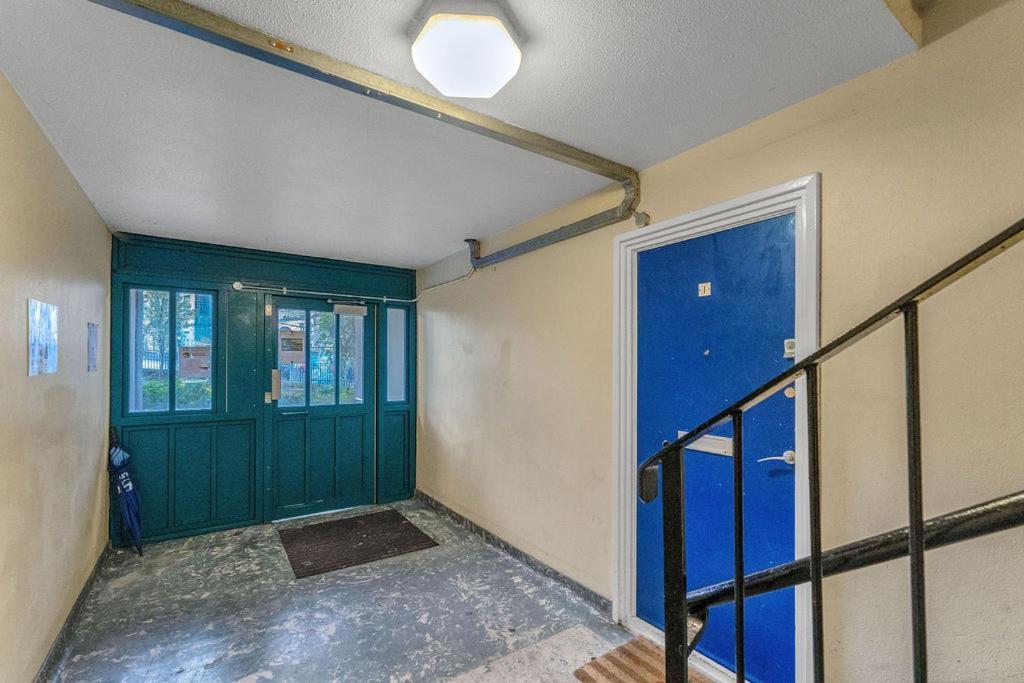 Edinburgh City Centre Aishia/Sakina Apartment Apartment *